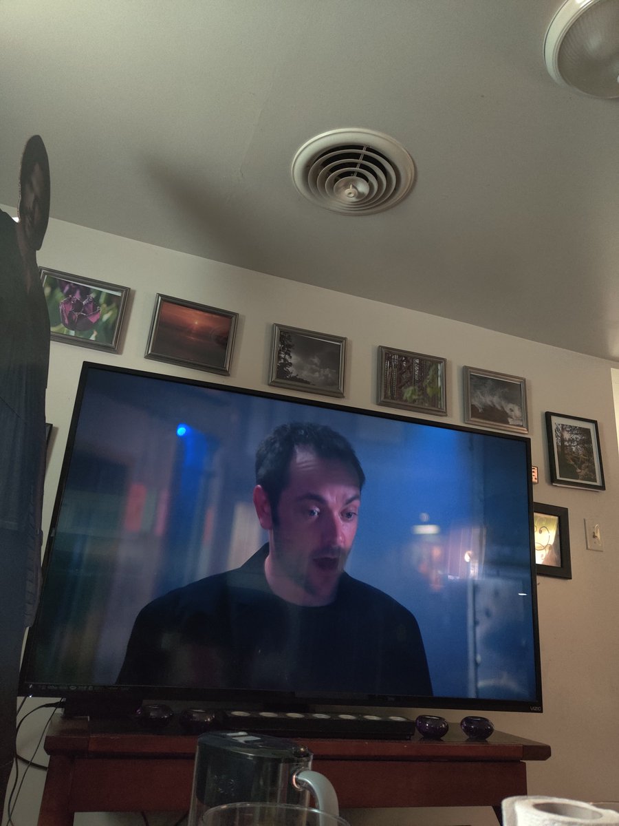 meetme6ftunder's tweet photo. Weird that demon played by @Mark_Sheppard  is also using a kid named Kevin in charmed for evil  #charmed #Supernatural #crowley https://t.co/0UEAIENmw3