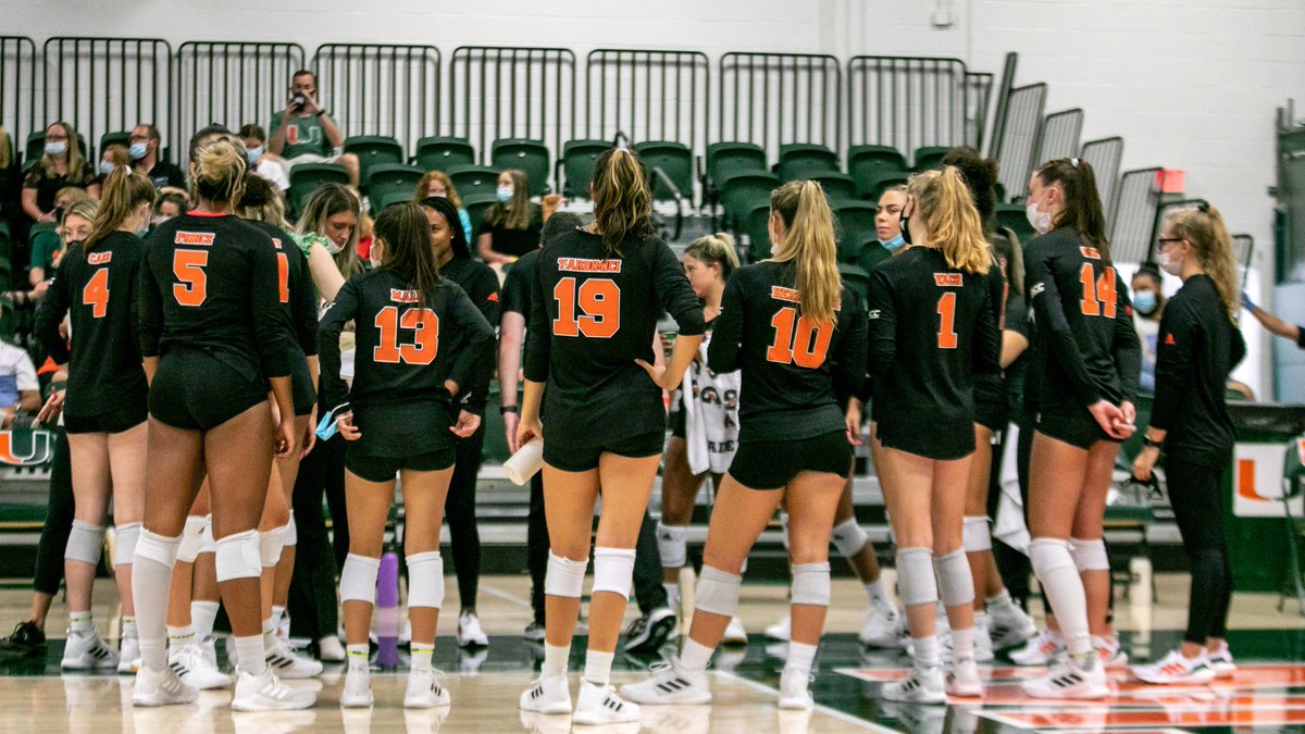Hurricanes on a 6-1 run to go in front, 22-17, in set two!