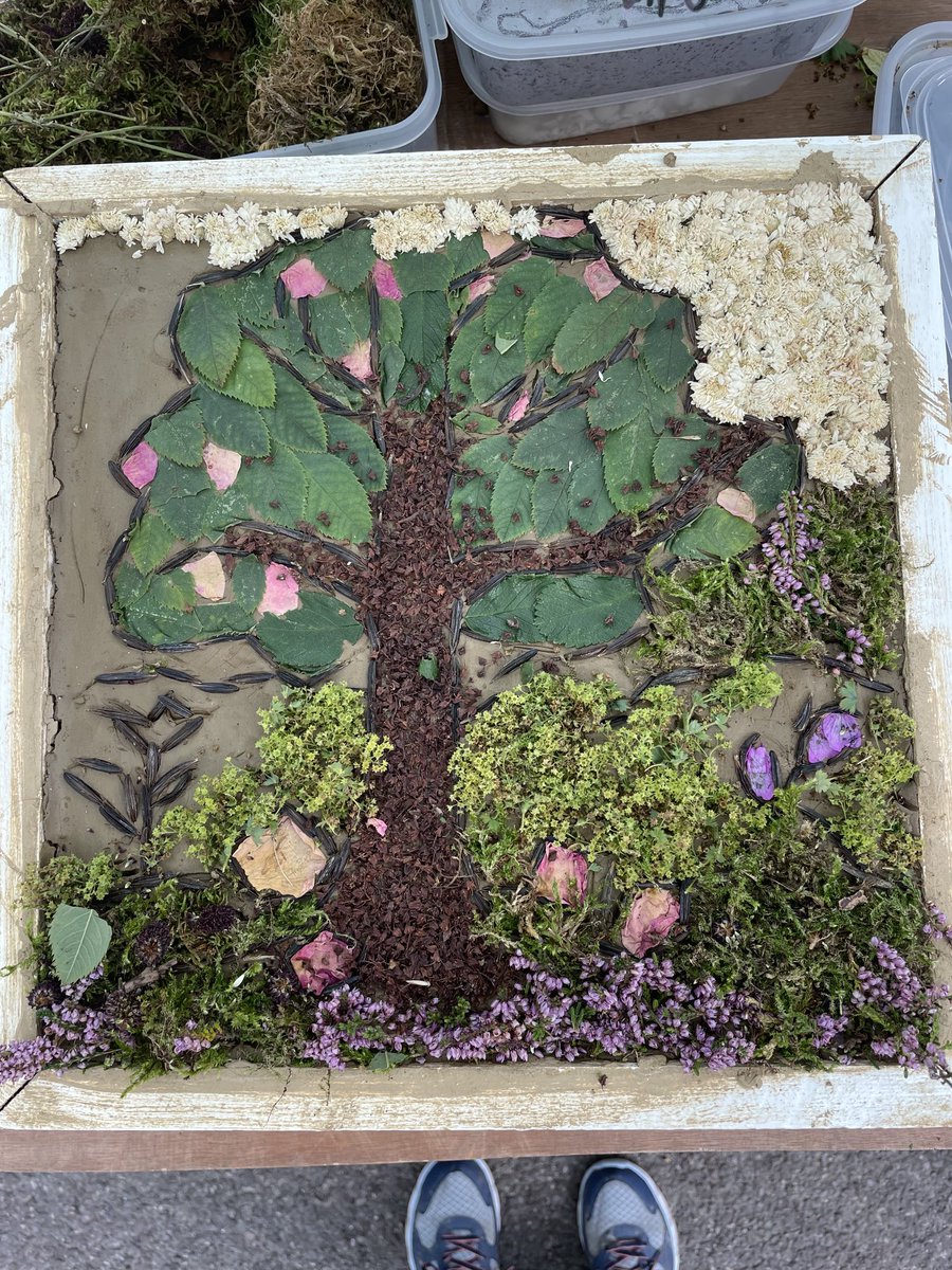 Great day at Tideswell Food Fair. Thanks for helping us with our mini well dressing! ⁦<a href="/FoolowWildWood1/">Foolow_WildWoodProject</a>⁩