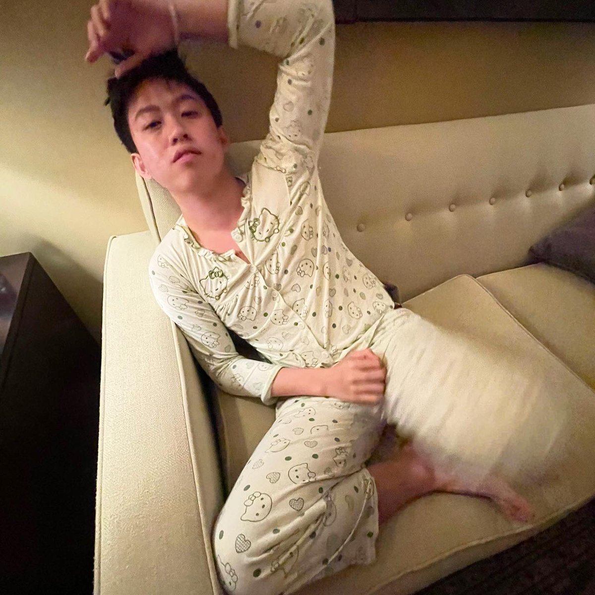 richbrian's tweet photo. got my pajamas on since mfs wanna sleep on me https://t.co/1p26A9a95w