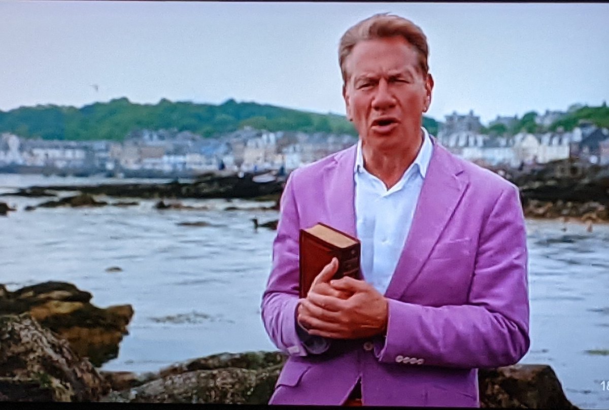 simonmetapieman's tweet image. #plum #jacket