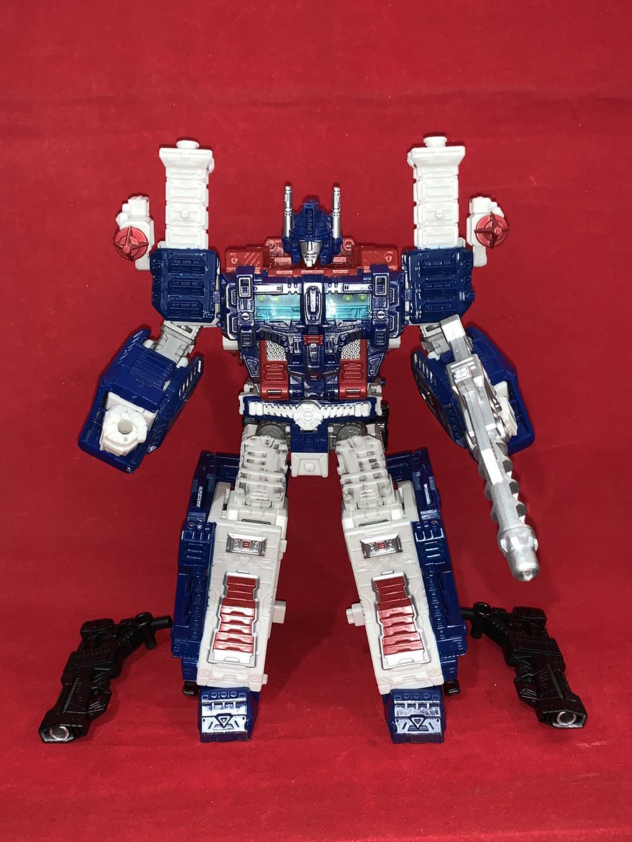 CosmicToys's tweet photo. Had tonnes of #Transformers traded in this morning - well over 100!!! Lots of work ahead of me but it’s all good fun!! #funtimes #plasticcrack https://t.co/hVPz2JqzaE