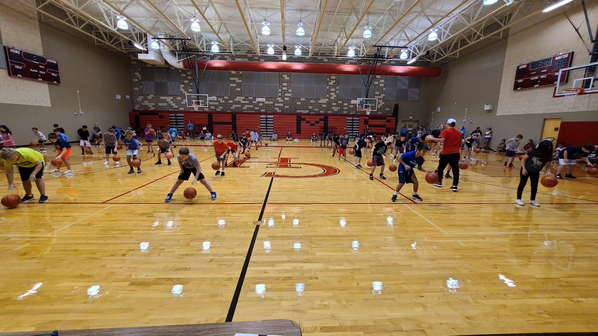 ComalFIT's tweet photo. 4th &5th Grade Comal ISD Intramural Sports kicked off today with a Basketball Clinic in all feeder patterns! Huge thanks to all of our HS Coaches and Student Athletes for helping to kick off the season! #EveryStudentConnected #ComalIMSports @BMar1842 @MandyEpley https://t.co/oT4n8BJ2nT