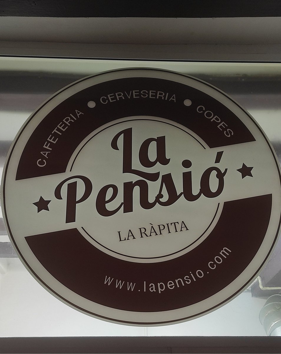 Va xaics!!! 
Als tres primers que adivineu on estic i vingueu, vos invito a una canya!!!