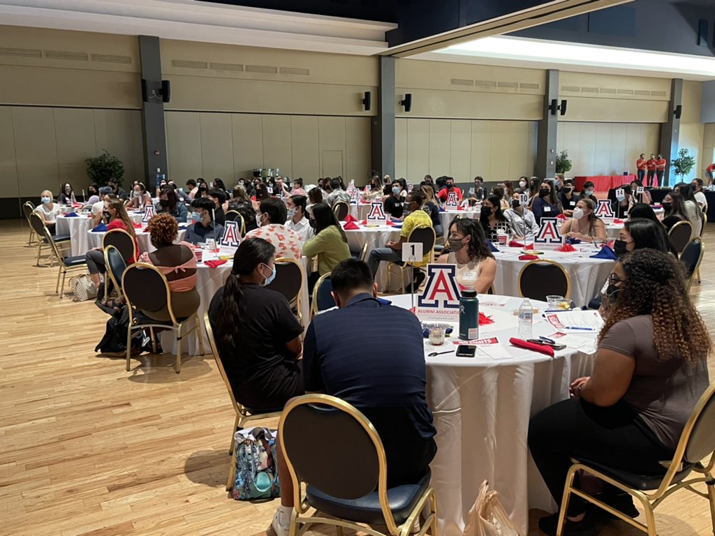 Wildcat_Culture's tweet photo. .@arizonaalumni multicultural clubs and student scholars at the Propel U Forward student welcome! #beardown #maskup https://t.co/iUjal5noXc