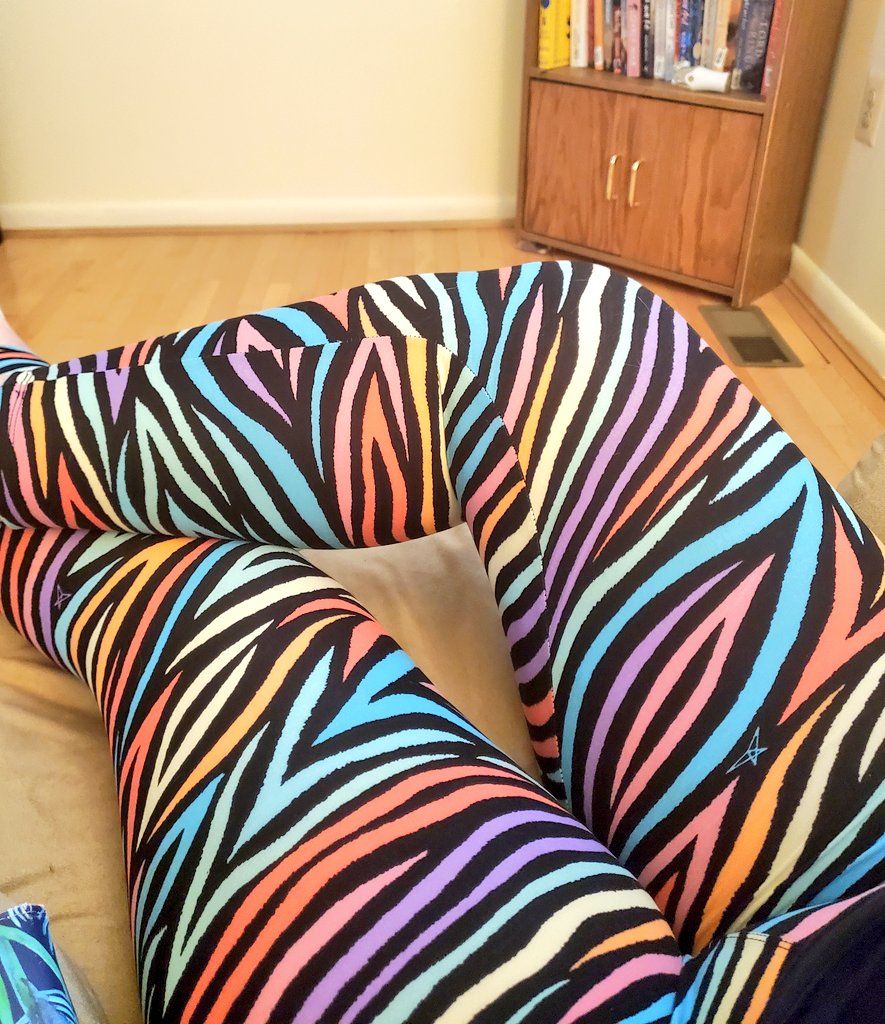 Ballpit_Gangsta's tweet photo. In solidarity with the #dczebras #sweetlegs leggings https://t.co/fw41opYucs