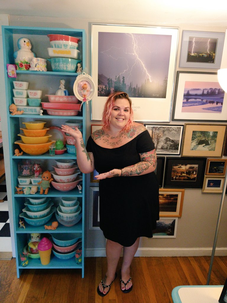 AwkwardMamaAsh's tweet photo. Hi my name is Ashley. I have too many kids, I love wrestling & I collect Pyrex for fun. ๐ #pyrex #pyrexcollector https://t.co/2yhaaFdy1o
