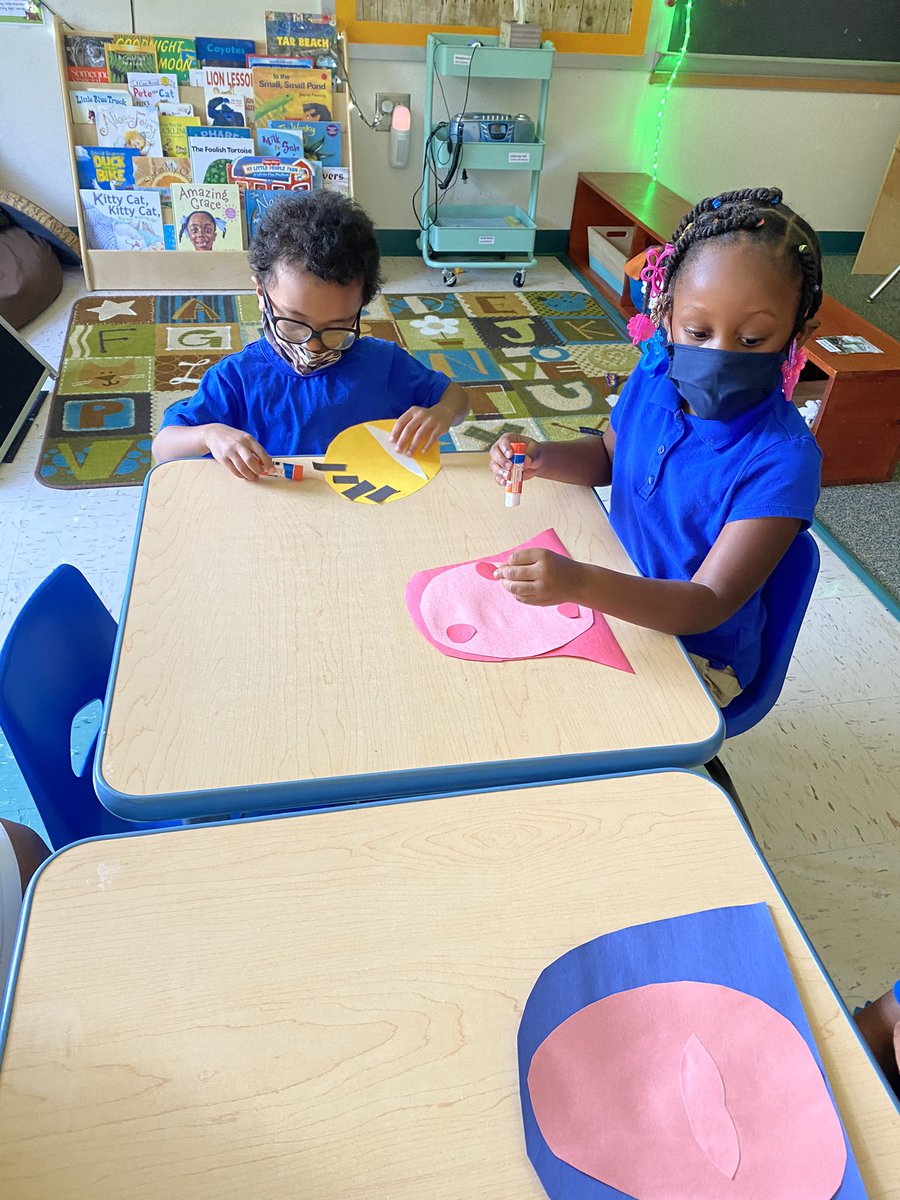 We read “It’s okay to be different” by @toddparr this week and talked about what make us special! Then created faces that made us happy! <a href="/cooperrockets/">Cooper Academy</a> <a href="/JCPS_PreK/">JCPS Pre-K Programs</a>