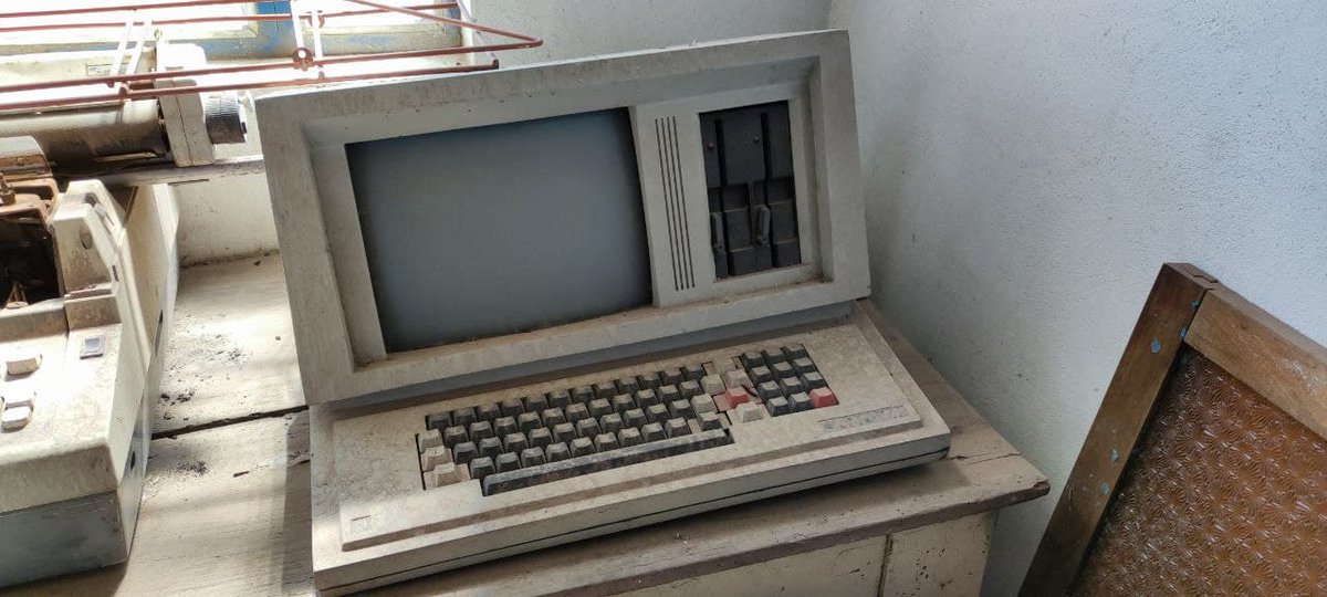 tobasiteuberman's tweet photo. Look at this bad boy in bad need of some restoration
#CP500 #Prológica https://t.co/neOrD8DQ4W