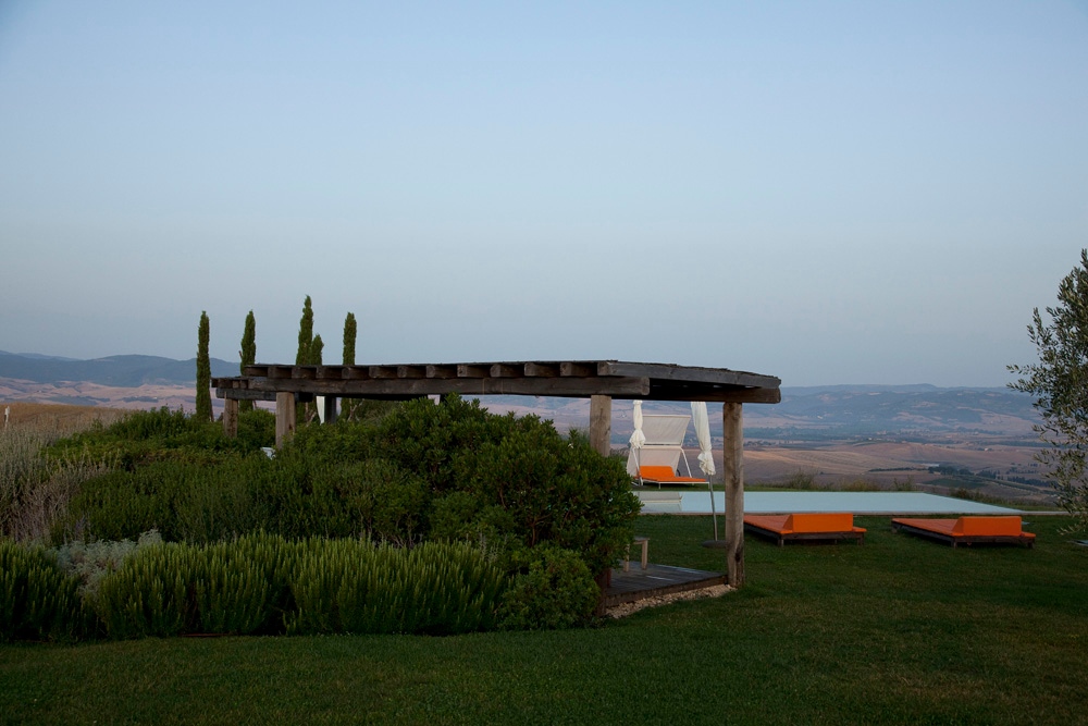 _theaficionados's tweet photo. #LaBanditaCountryhouse is your #privatehire venue sitting snug at the end of some forgotten road just south of #Pienza, set in an agricultural scene of rural seduction that smacks of #Tuscany pure.
#theaficionados#travelstyle#takemethere#farmhousefabulous#hiddengem#TucaReines https://t.co/s00WAfdCAY