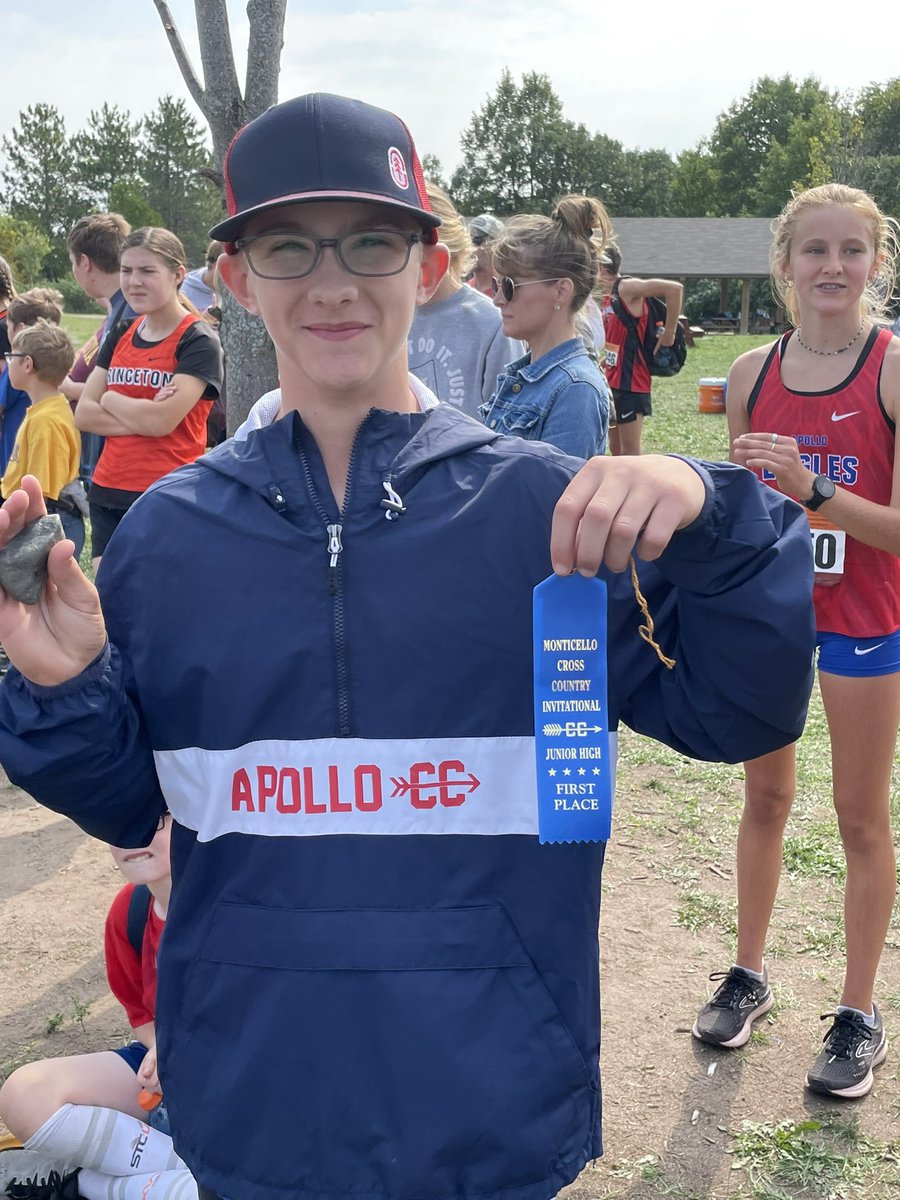 apollo_xc's tweet photo. Our award winners from today’s Monticello Cross Country Invite! Congrats to all! #BringingHomeTheBling https://t.co/jFn1YGePTn