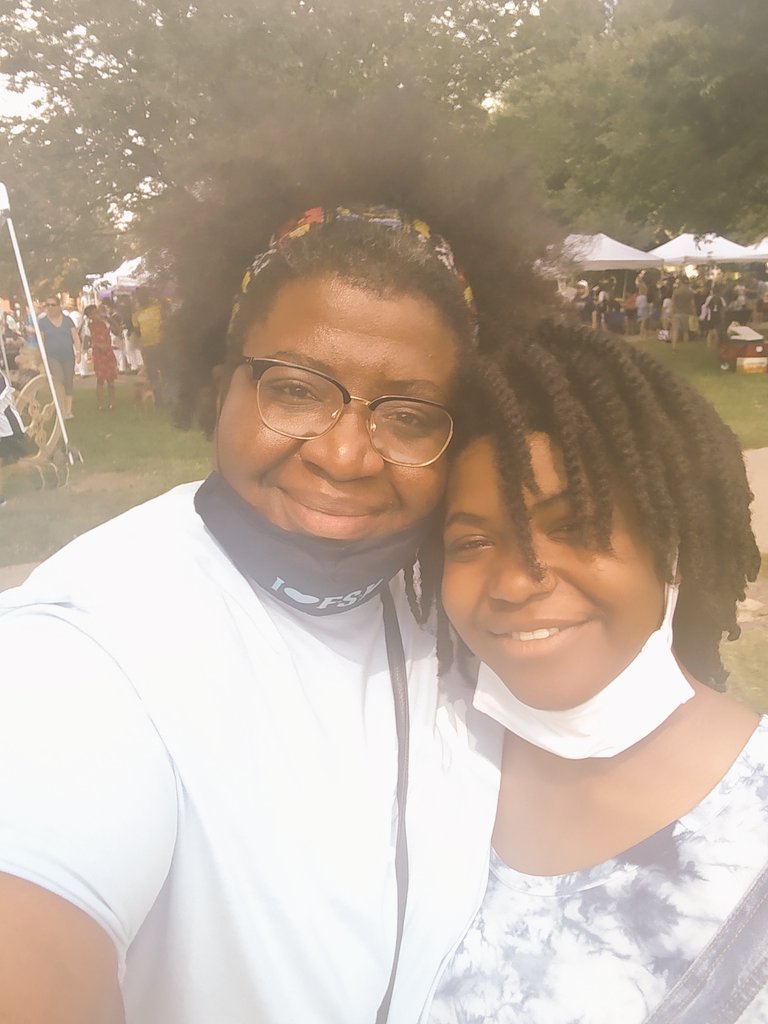 TMac022's tweet photo. Beautiful day for the #locustpointfestival!  Walked around, facilitated some mini-golf, listened to some music, and had some ice cream.  Grateful to have DaLegacy and DaEvilGenius along for the ride! #SaturdayVibes #PittsClan #FSK76 https://t.co/ZYPnmEbad4