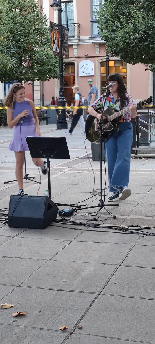 iuxixon's tweet photo. Tarde de juventud, música y feminismo en el #GIRLSTIVAL de  @MUJOAS https://t.co/Y0iVxk48jy