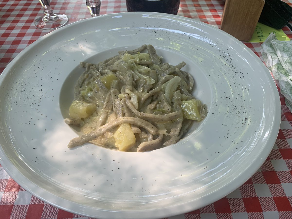 strozzascotte's tweet photo. @IglesiaFSM Hoy Pizzoccheri, pasta típica de la Valtellina. Siempre sea alabado el #MonEsVol! https://t.co/QnvL1pnUxO