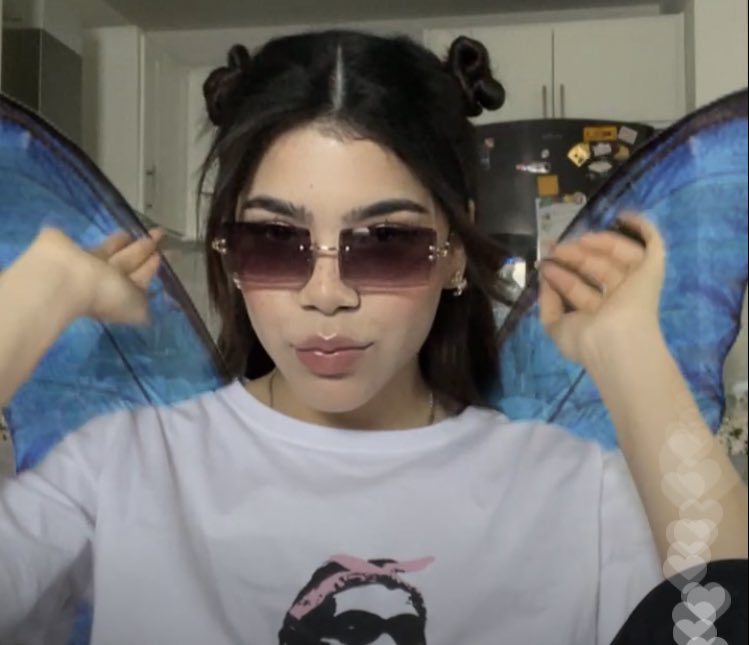 &amp; si todos el 14 nos ponemos la hoodies de CPME antes que piense el concierto y hasta terminar para que así todos terminemos una etapa de Kenia que fue muy bonita 📈 🤍