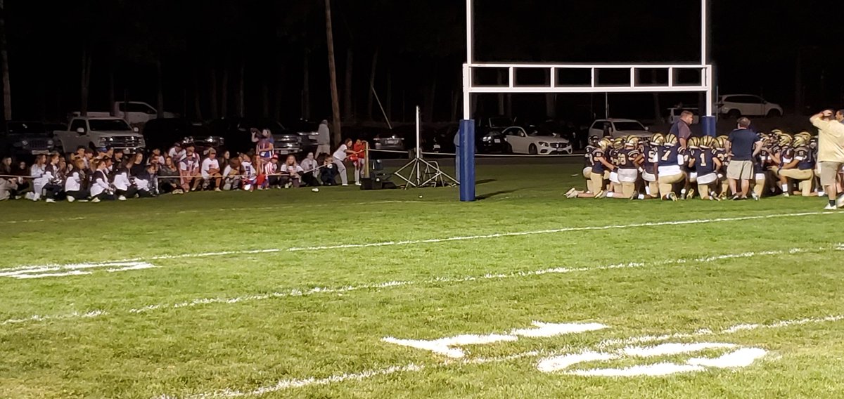 BernardianAthl1's tweet photo. #STBFAMILY #TEAM #CULTURE #DAWGPOUND @stbfootball @StBernardsCCHS @_DawgPound_ https://t.co/1u4SEejuC2