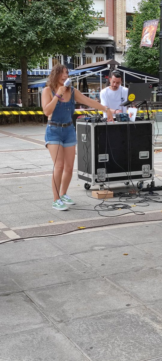 MUJOAS's tweet photo. 🔥Pasamos una tarde estupenda con Las Hijas de Eva, Irie Nanara, RedLeaves y Les Greques en el primer GIRLStival que organizamos en el Paseo de Begoña de #Gijón #Xixón 🔥

💜💜Gracias a todas las que nos habéis acompañado y a @GijonIgualdad y el @conseyu_cmpa por su apoyo. https://t.co/Nx12B1OzNW