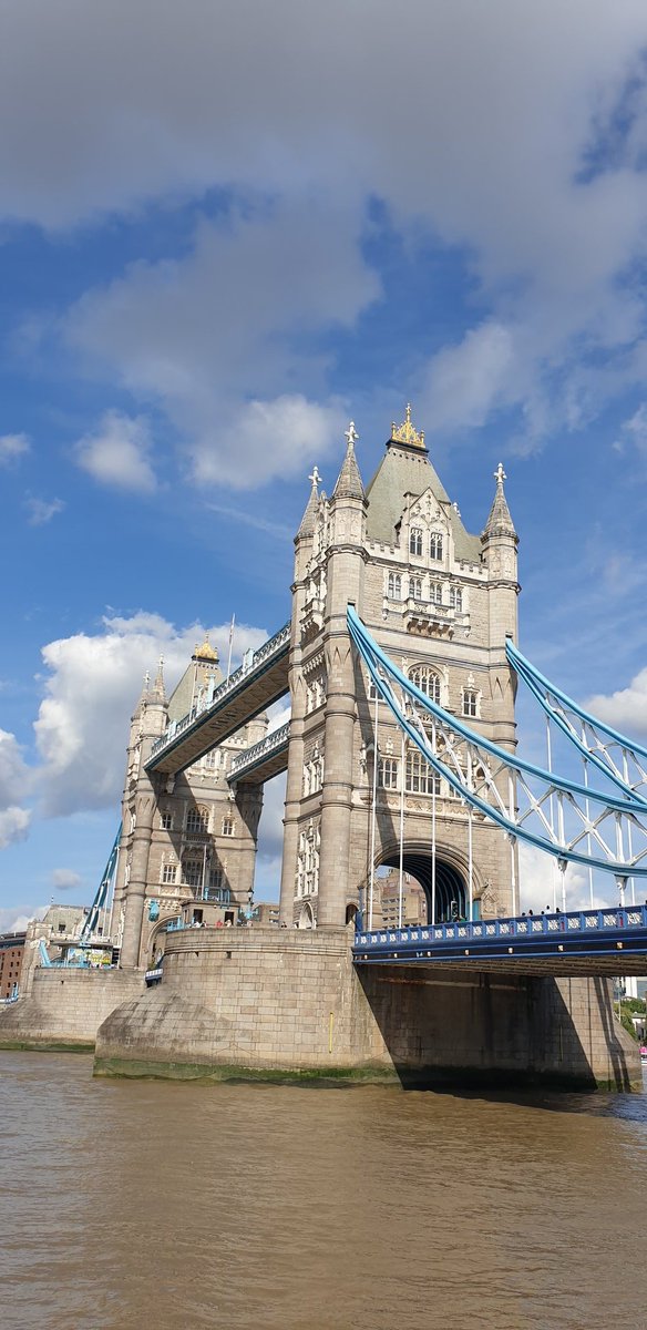 simplyrasha's tweet photo. The perfect Saturday in #London 🥰 Sunshine, beautiful views and brunch 🍓 @WhiteMulberries https://t.co/eRtRQ9IcUA