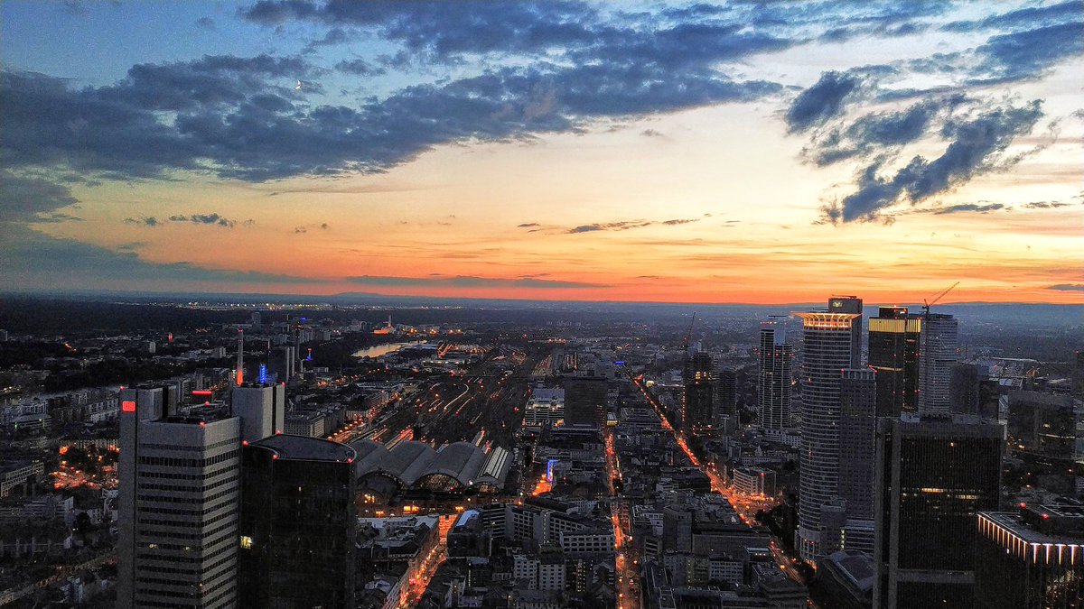 fil0's tweet photo. Mine #sunset view @ Main Tower, Frankfurt https://t.co/YjVpi0FWJU