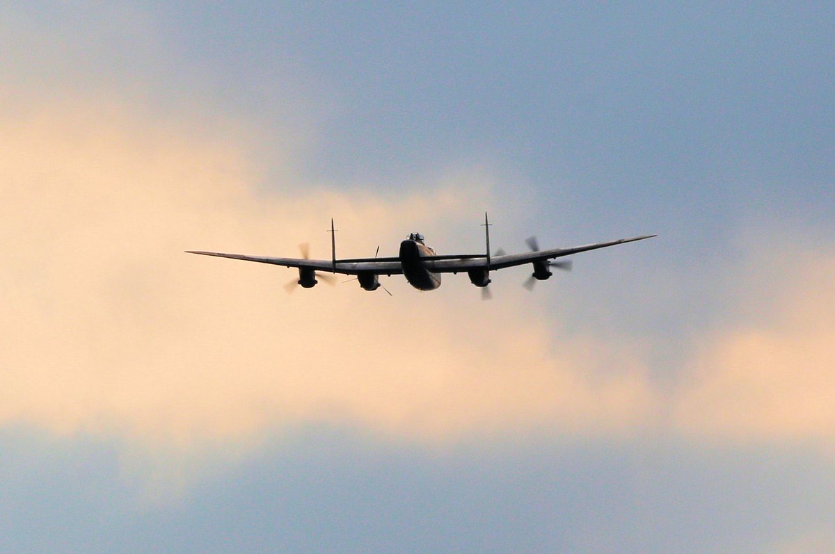BBMF Lancaster makes a safe landing at #RAFConingsby with having one engine shutdown after returning from Duxford 11/09/21. @Wellie_C47 @BBMF_Sugden @BBMF_Ernie93 @LincsSkies @Disco_BBMF @Seb_Lanc99 @Twigs95 @EGXCinfo @CivMilAir @Farrell3Neil #RAF #BBMF