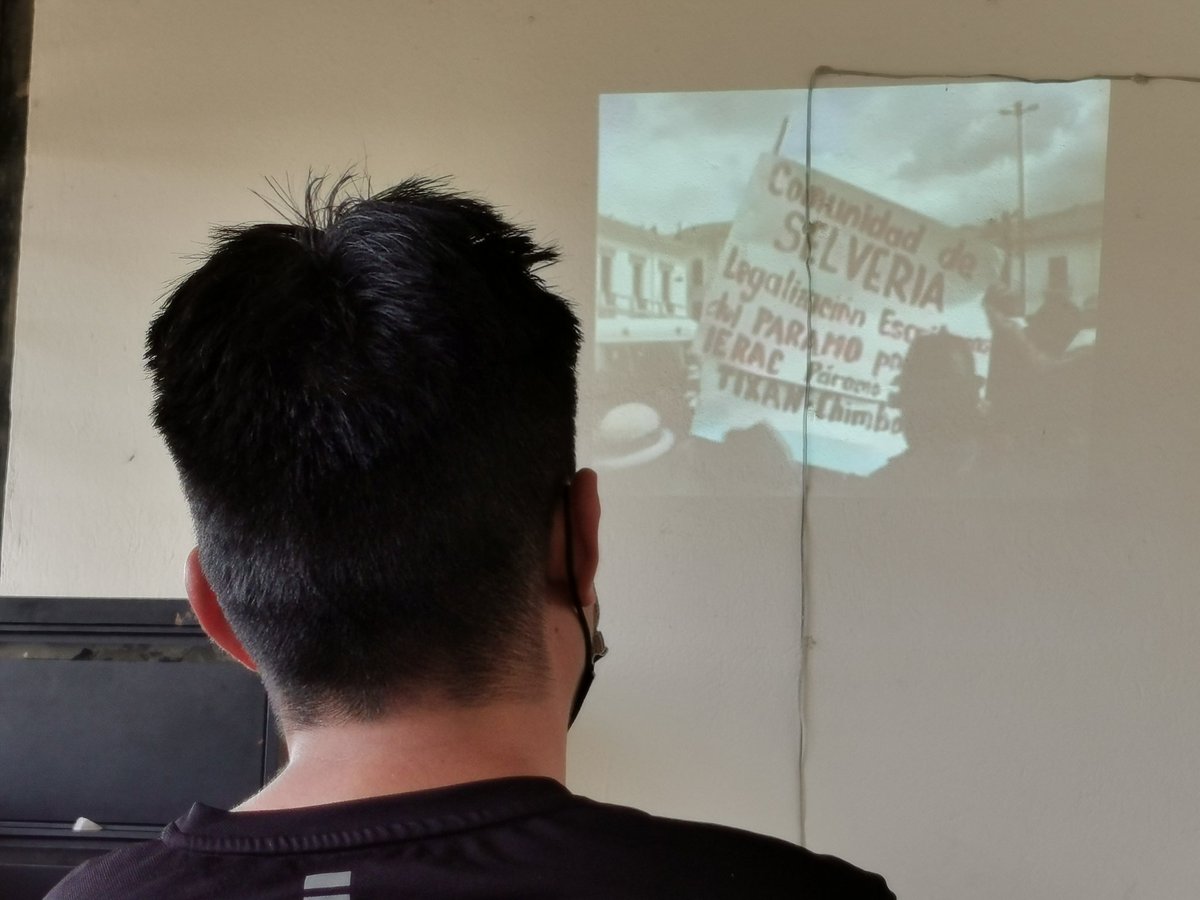 PuebloKitu's tweet photo. Escuela de Fortalecimiento Organizativo, Comuna Santa Anita, Calderón. Desde el asfalto o los chakiñanes, desde la urbe a la ruralidad, desde todos los rincones los gobiernos comunitarios levantarán al originario Pueblo Kitu Kara.

#SomosKituKara
#SomosEcuarunari
#SomosConaie https://t.co/5yQqYmcPP6