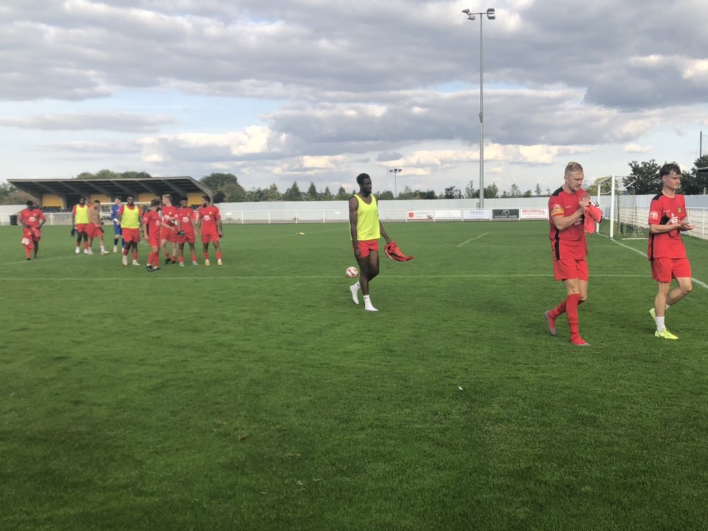 𝙐𝙥 𝙏𝙝𝙚 #𝙈𝙤𝙖𝙩𝙨𝙞𝙙𝙚𝙧𝙨! 🙌 

A fantastic 3️⃣ points and clean sheet on the 🛣 for <a href="/Frankjwilson23/">Frank Wilson</a>’s men this afternoon! 

A brilliant all-round team performance, and a goal from <a href="/TahjaeAnderson/">ando</a>, was enough to seal the points.

#COYM | #WeAreMerstham 🧡🖤