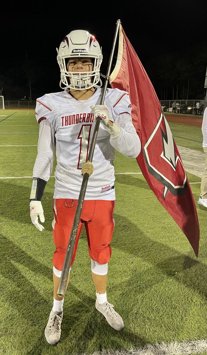 Connetquot_FB's tweet photo. 🔥 ⚡️ Outstanding defensive performance last night led by @Mattgomez171 flying all over the field 6 tackles, 2 tackles for loss, 2 QB sacks, &amp; a forced fumble! Awesome job! #TBirdNation #Leader ⚡️ 🔥 https://t.co/KhSgvpFeKj
