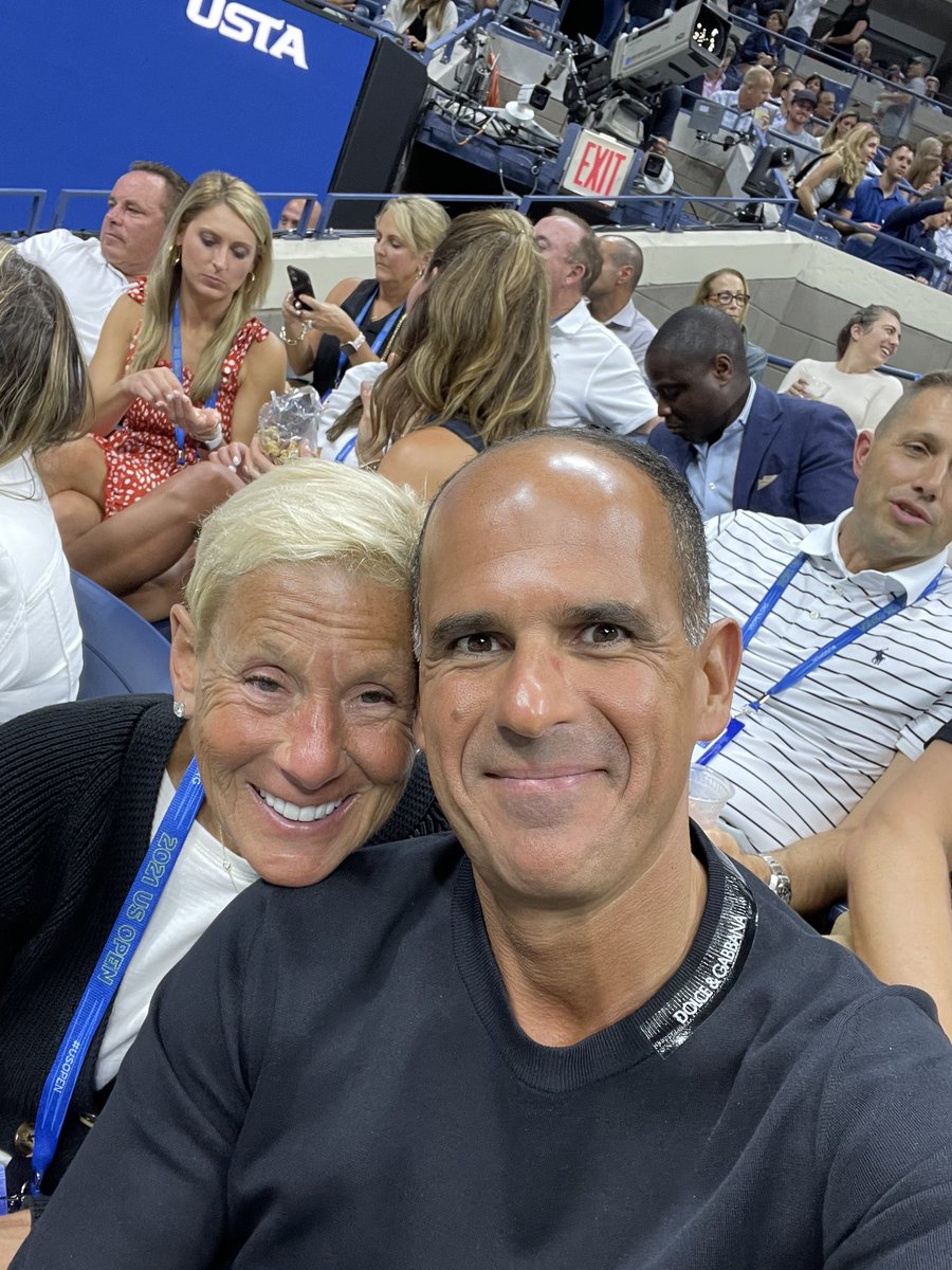 marcuslemonis's tweet image. Win a VIP experience evening with @bobbilemonis and I at the 2022 #USOpen @usta … Retweet for your chance to be selected #USOpenLemonAid