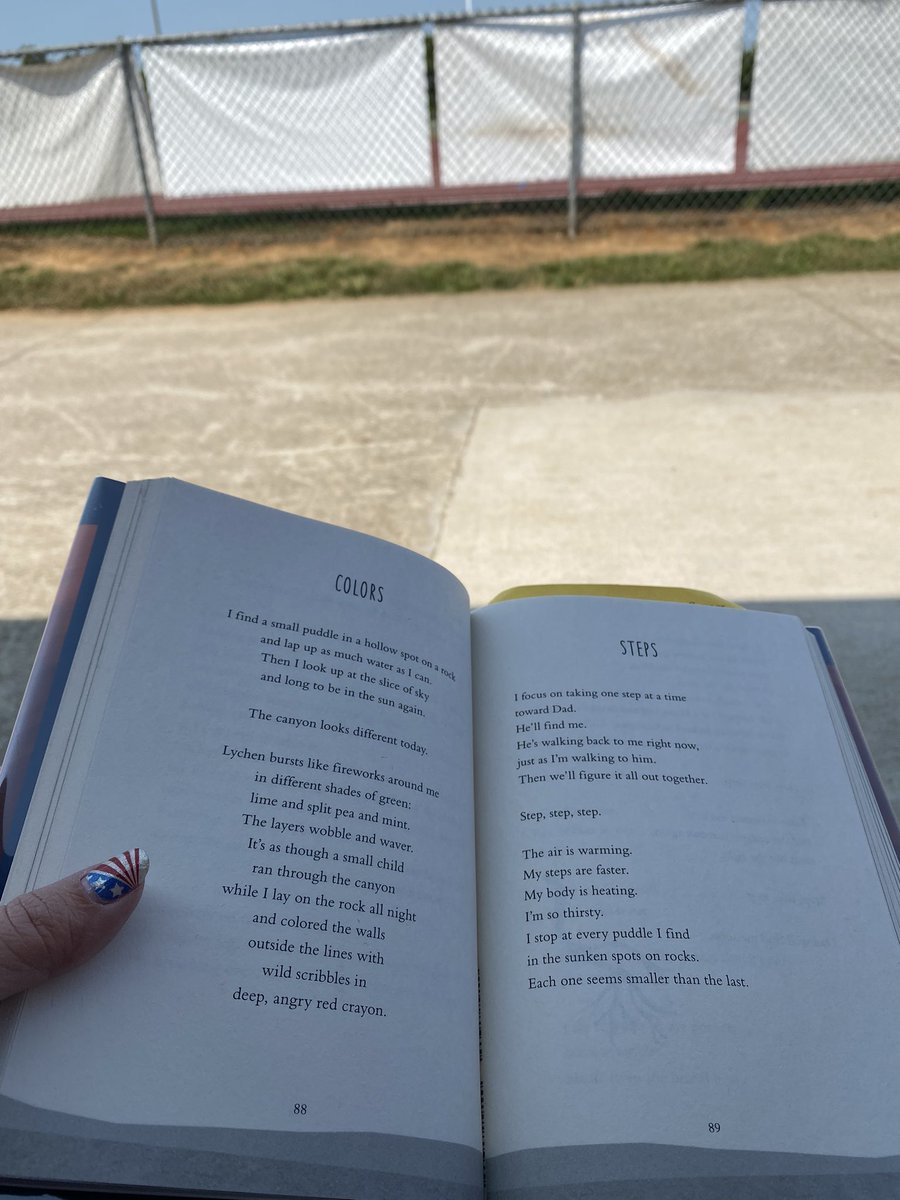 mrscapshawbooks's tweet photo. Reading tip: Always bring a book. When you have to wait an hour for your sonβs football game, you have something to do besides scrolling social media. #readinginthewild https://t.co/WjTaAZvyjY