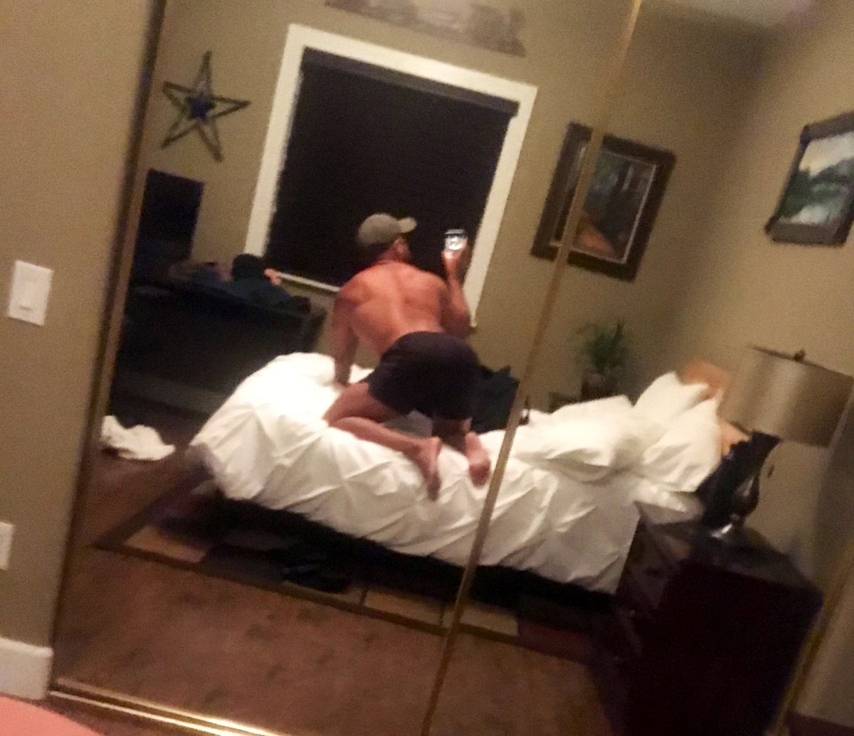 EXS7209's tweet photo. My favorite position 😋 https://t.co/XLFjRwEFOJ