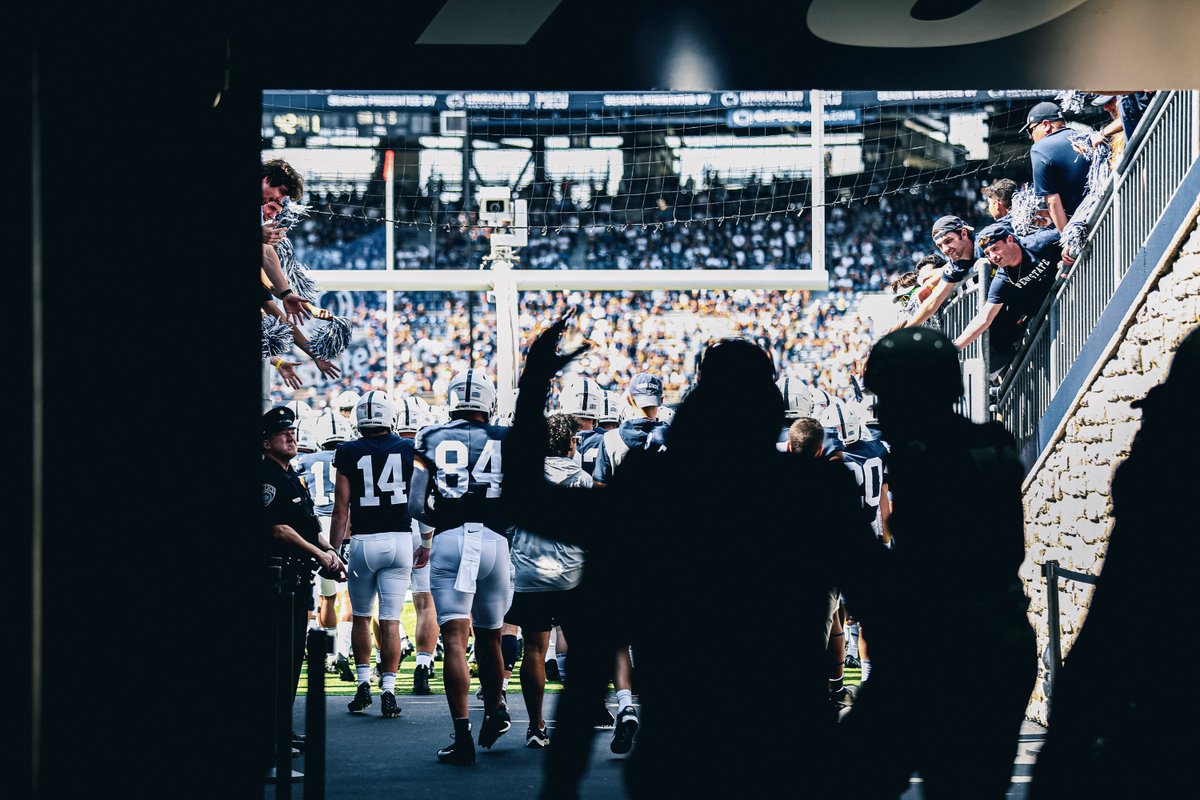 PennStateFball's tweet photo. It's great to be home. 🔵⚪️

#WeAre https://t.co/zWhtnN8kAh