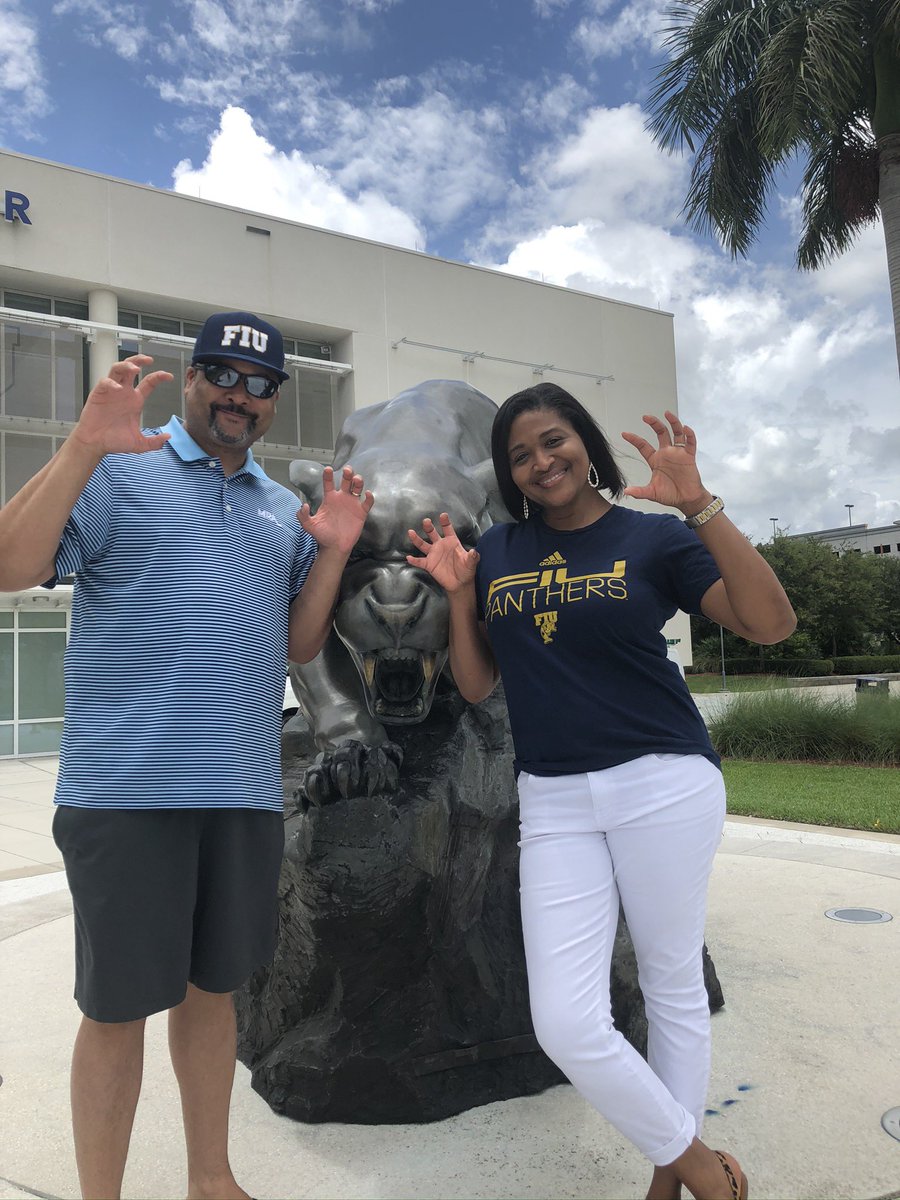 seanperk's tweet photo. Wishing we were in The Cage tonight BUT we still have our PAWS UP for our FIU 🏈Panthers all the way in Mississippi‼️‼️
#PawsUp🐾 | #PantherPride https://t.co/WZ5T3qerff