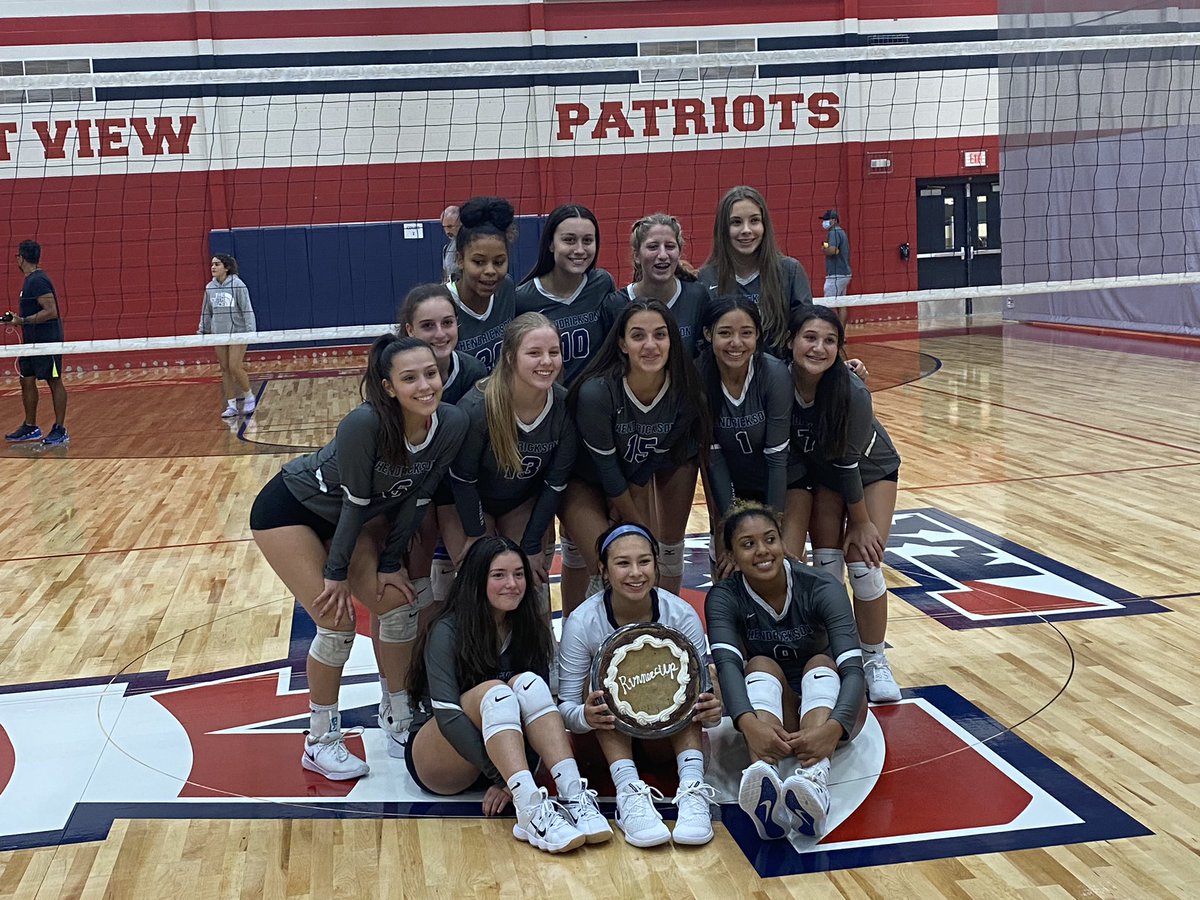 HHS Hawk Volleyball tweet media