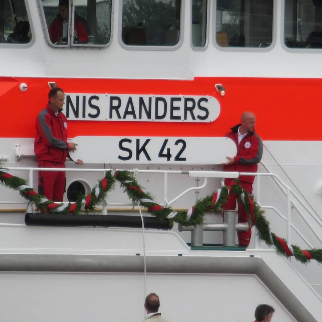 Der_Tee_Trinker's tweet photo. Taufe des SK NIS RANDERS und des TBs UWE bei der #Fassmer Werft in #Berne 
#Seenotretter #DGzRS #TeamSeenotretter https://t.co/QrXRTrdr2b