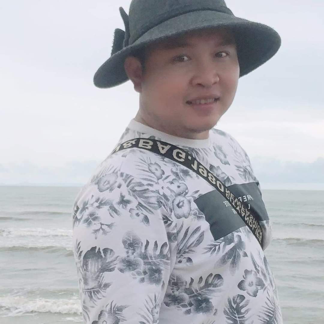 bunlongxxxx's tweet photo. ចង់មានសង្សារដែរតែគ្មានអ្នក��្រលាញ់ព្រោះយើងមិនស្អាតដូចគេធាត់ទៀត https://t.co/mvKXeJisnW