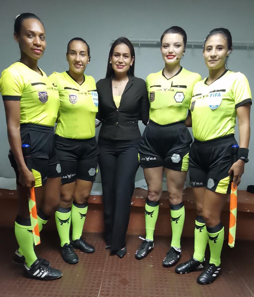 🏁 ¡Terna arbitral - Final Superliga Femenina 2021! 

<a href="/CuencaFemenino/">Club Deportivo Cuenca Femenino</a> 🆚 <a href="/Clubnanas/">Club Ñañas</a> 

Árbitra: Marcelly Zambrano  
Asistente 1: Viviana Segura 
Asistente 2: Marianela Ramírez  
Cuarta árbitra: Carolina Giler  

#FinalSLFDirecTV2021🏆