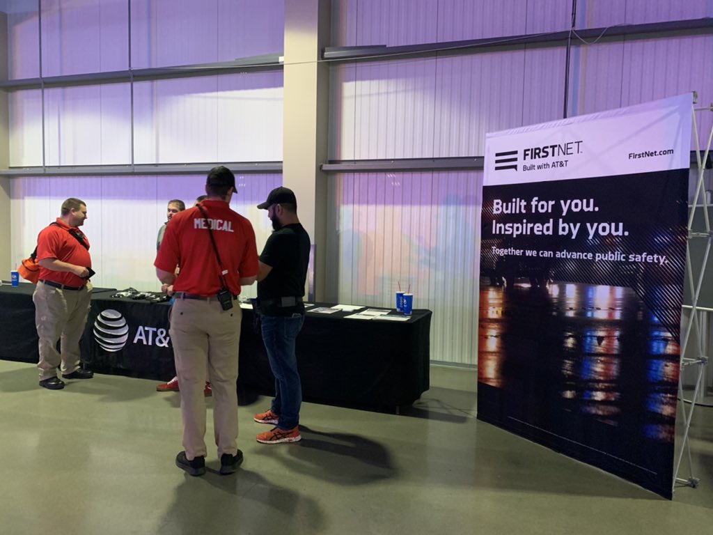 Great outing tonight <a href="/RalstonArena/">Liberty First Credit Union Arena</a> for #gunsnhoses boxing event. Lots of #firstnet opportunities and awesome fights. <a href="/dbustamante1210/">David Bustamante</a> <a href="/Tara_Carlson_/">Tara Carlson</a> <a href="/BOLDNP/">BOLD Northern Plains</a> #boldsignaturemoves #lifeatatt
