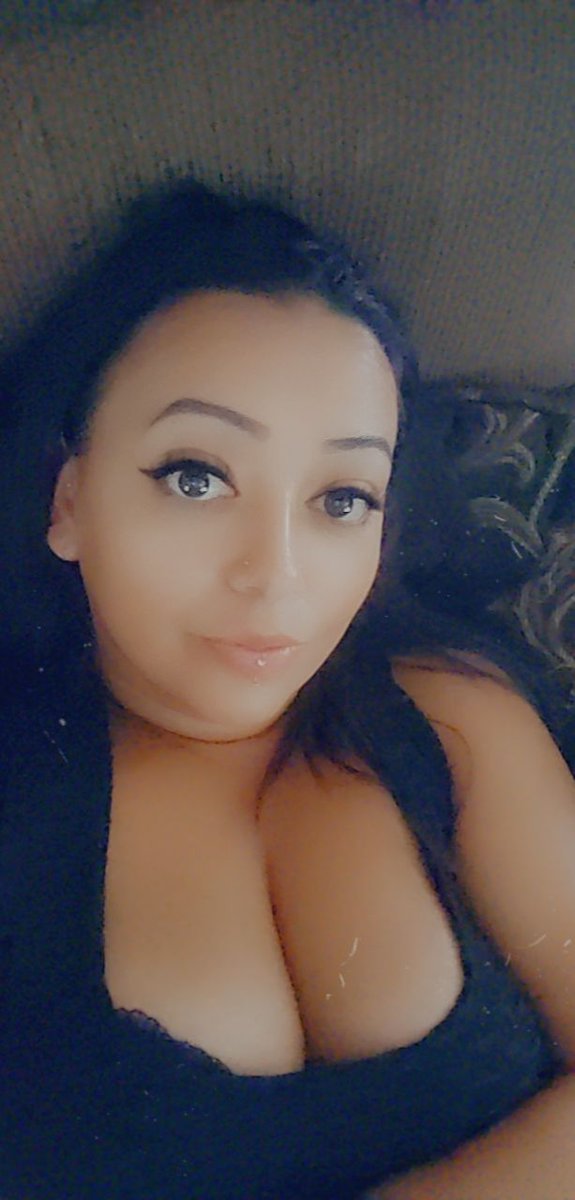 SelenaAmor8's tweet photo. Bored this Saturday night come see me I will make it exciting 😊 you will be pleased... 
https://t.co/WwE07NsrmI https://t.co/PWMzwBAhES