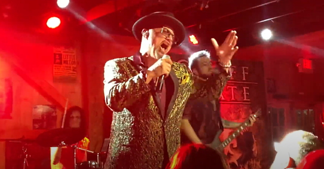 BLABBERMOUTHNET's tweet photo. GEOFF TATE Performs QUEENSRŸCHE Classics In Pawling, New York (Video) https://t.co/9JhE6c6pjc https://t.co/H4jKbcxhXC
