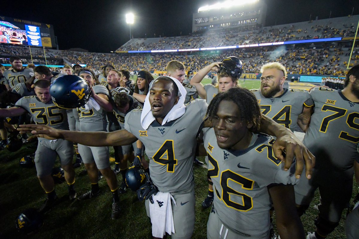 WestVirginiaU's tweet photo. A touchdown party in Touchdown City! 🥳

Mountaineers win! 🙌 https://t.co/iAiWNtrosA