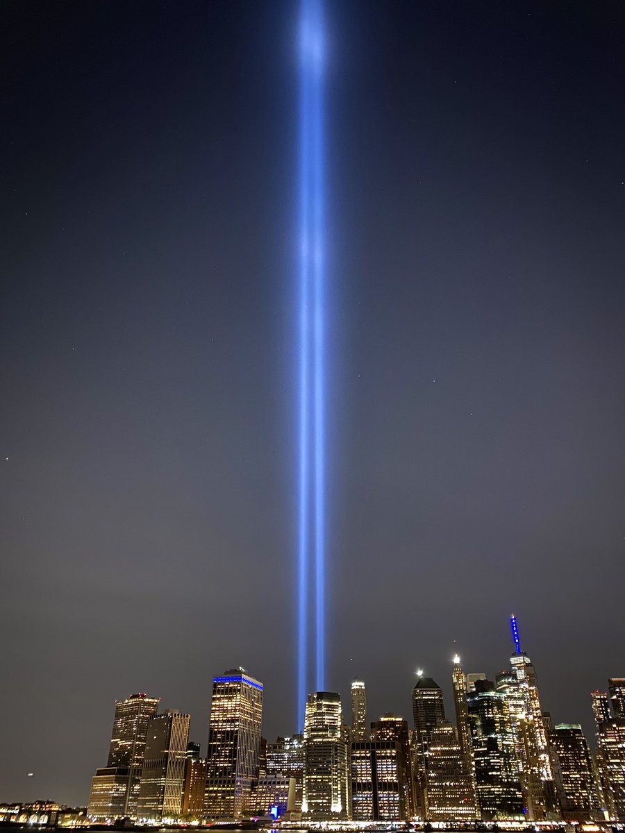 #NeverForget #TributeinLight #NYC 🌃🙏