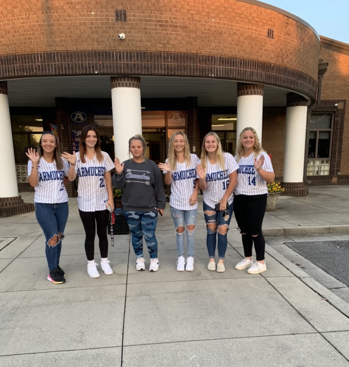 A Big shoutout to Armuchee Softball 🥎 players for arriving early at Armuchee Elementary Friday morning to welcome and start 3rd &amp; 4th grade student’s day off with a smile!#WeAreFamily#TribeOnTheMove!