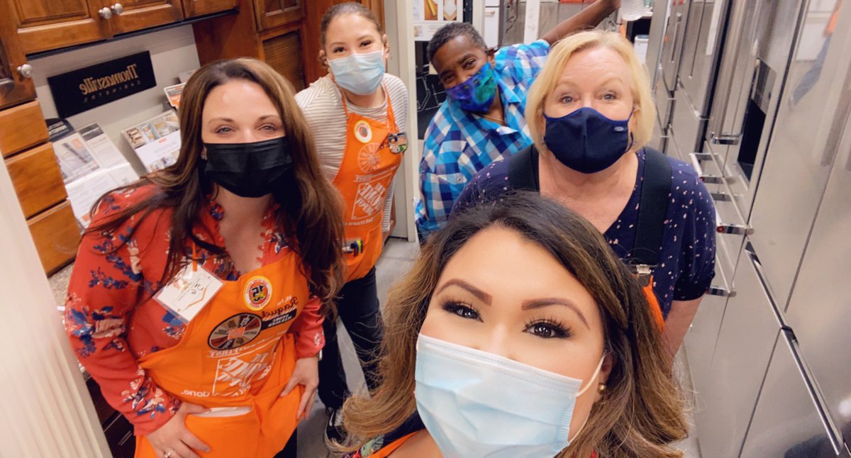 Happy birthday to you! Happy birthday to you! Happy birthday to one of the greatest store managers there is! We are so glad We get to work with you!  Thank you for coming to our crazy 3306 family! Hope you have the best birthday ever! 🥳🎉🎊🎈🎈🎈🎈🎈