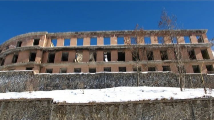 In 1992, due to the Nagorno-Karabakh conflict, work on this field was suspended. Nevertheless, the government of Azerbaijan on August 20, 1997 included it in its first long-term international “golden contract”, signed with RV Investment. #Armeniancrimes #ArmenianvandalismMaddə