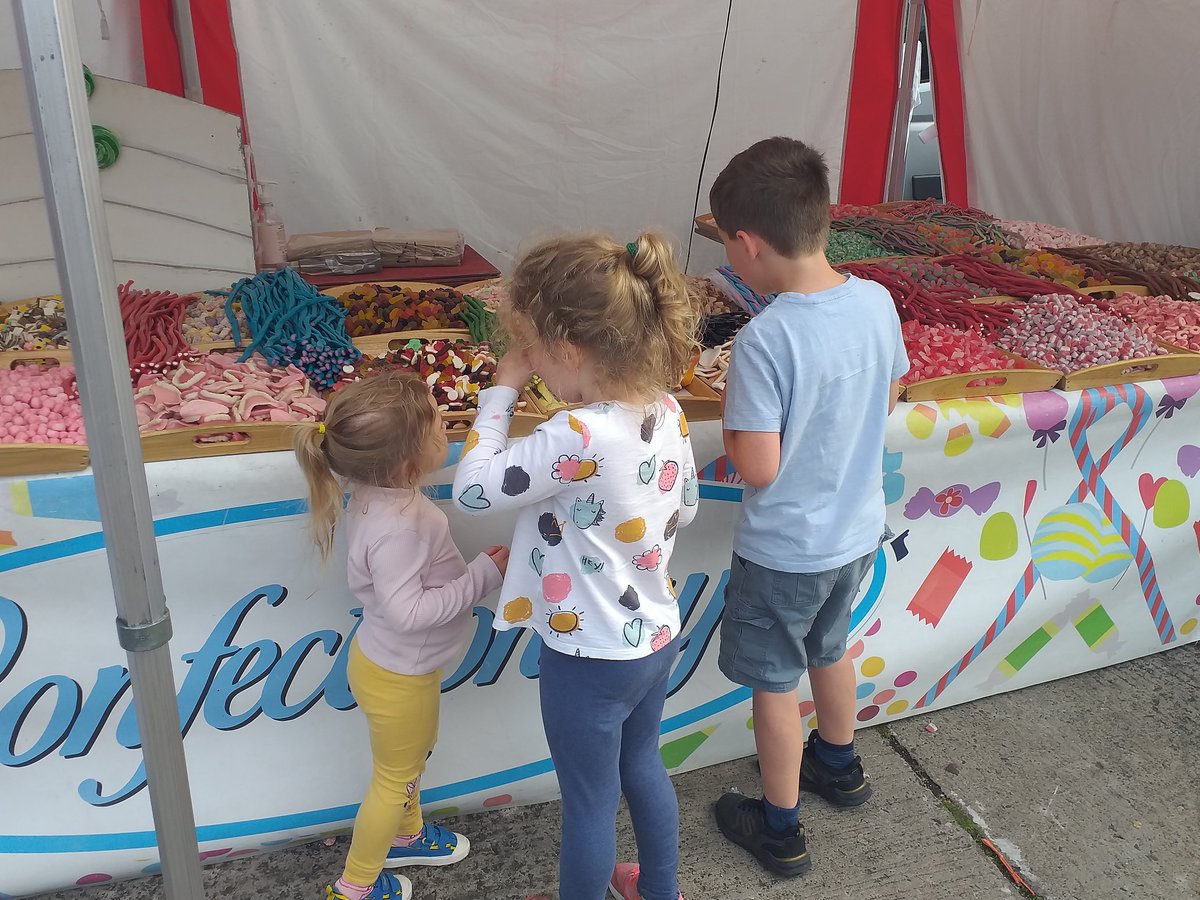 KarenDouglas_NI's tweet photo. Just made it to Tide'n'Turf the #PortavogieSeafoodFestival. Lots of fun for all ages! Saw starfish and sea urchins courtesy of @ExplorisNI We even got to meet a real life #Mermaid ๐งโโ๏ธ Well done @ANDborough for hosting another successful event #TasteAND #FamilyDayOut ๐ https://t.co/bWwYxO2bkf
