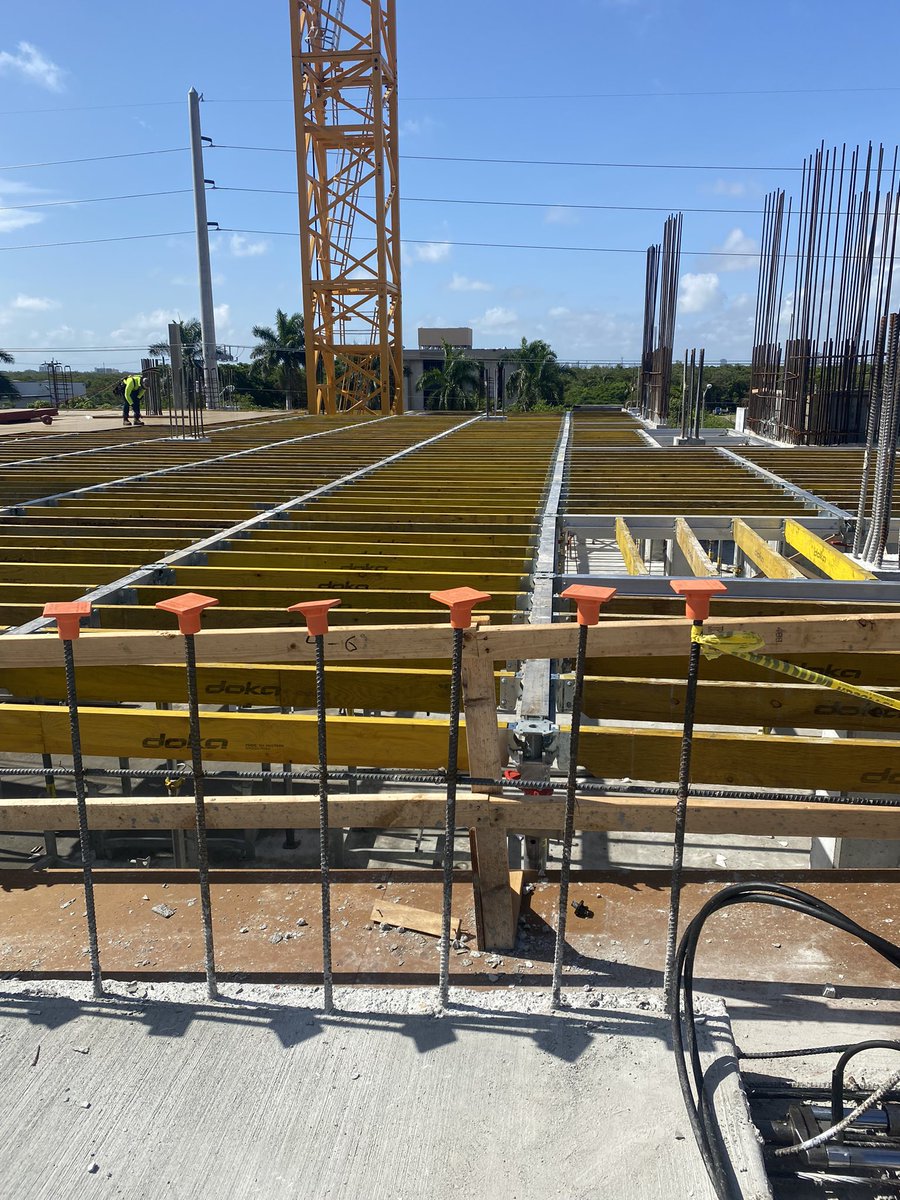 AngelGaray31's tweet photo. Shoring formwork installations https://t.co/SQKfpPOUYN