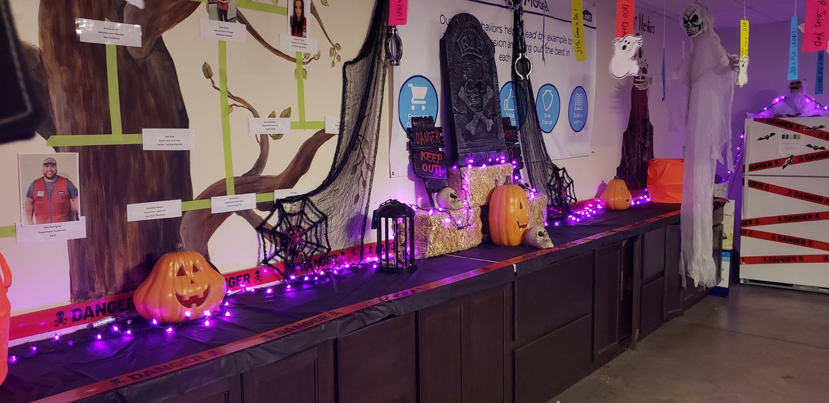 HerschColin's tweet photo. Britney here at 2763 Whitehall PA did an amazing job setting up our Haunted House Theme for AOS. Everyone will receive a trick or treat bag as well. We can't wait for some great results and participation. @WileyLorena @LowesRegion7 @UsowskiT https://t.co/rMYQN8w4gU
