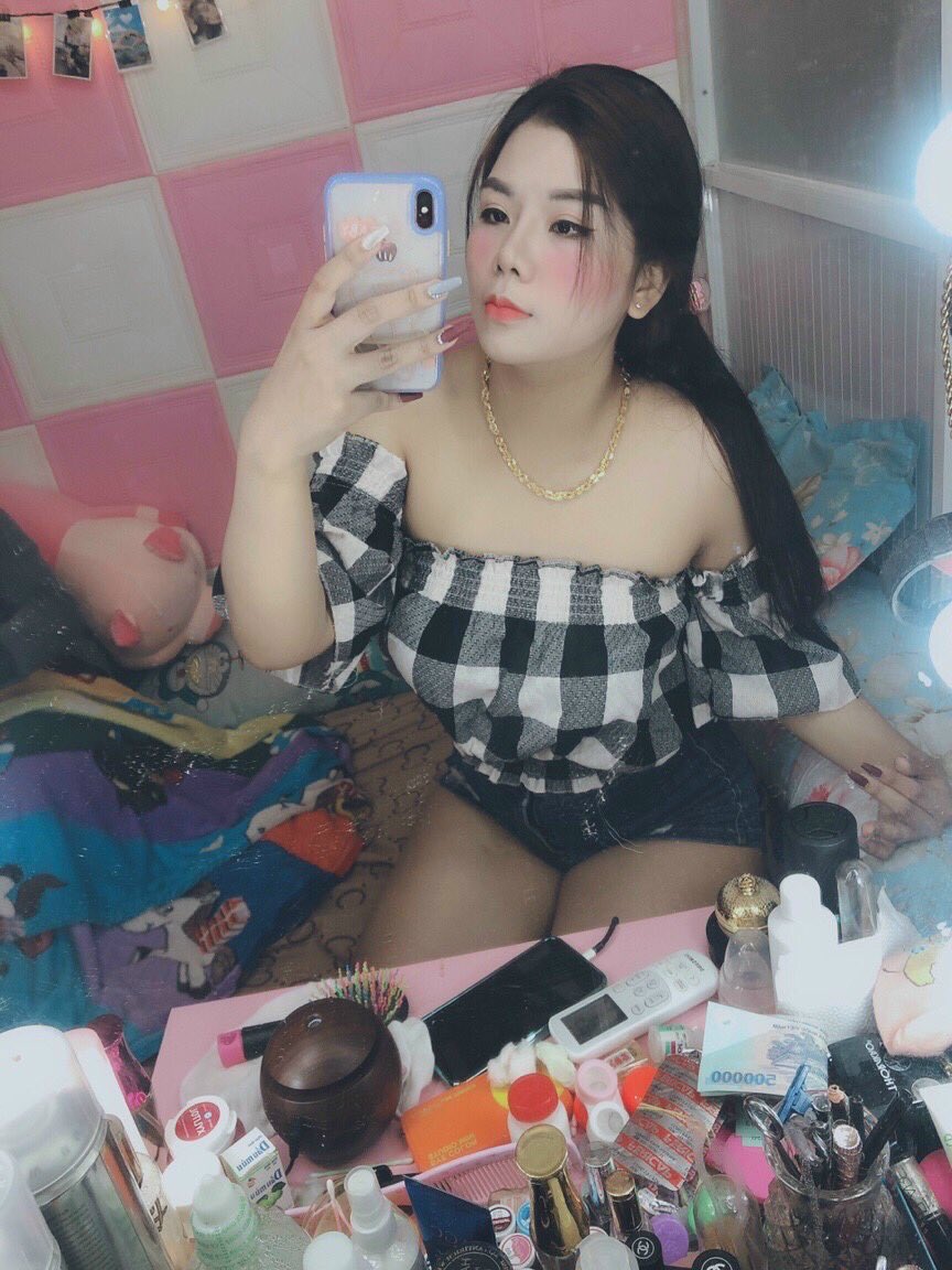 Mo14726694's tweet photo. Theo nghề làm gái bữa đói bữa no 😔 https://t.co/MKQcHNh29q