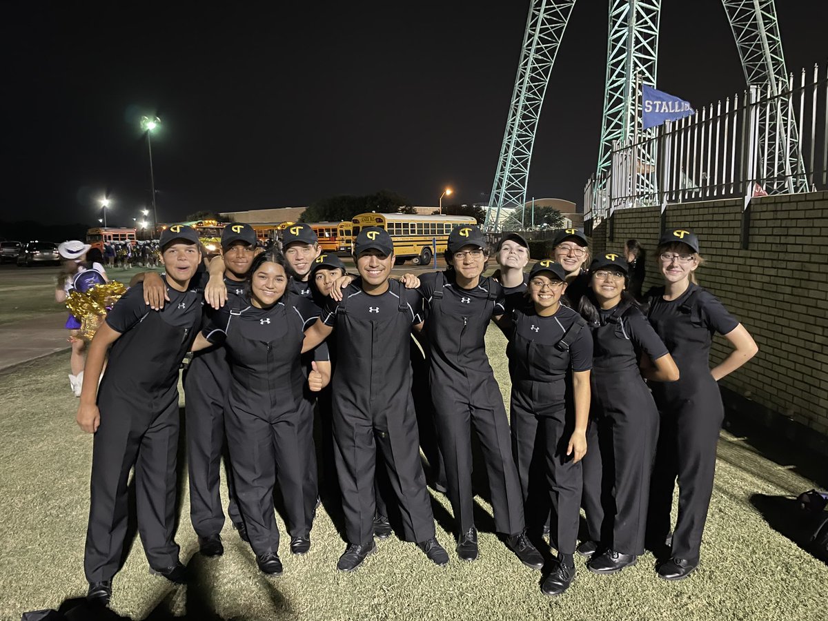 CTHSClarinets's tweet photo. Awesome performance last night, Clarinets! I am so proud of the improvements we have made. We get better every week!😎 https://t.co/CM3L92YJpO