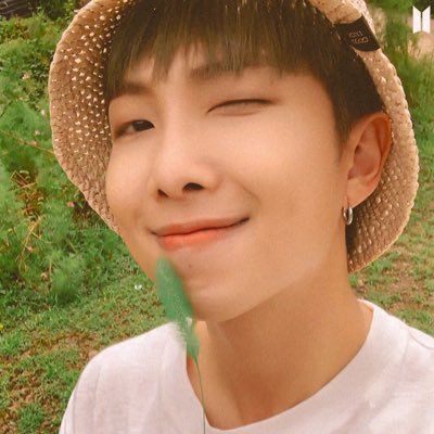 135790Maria's tweet photo. happy💜 birthday🥳 to the best😌 leader😎, i miss you🥺 my beatiful🥰 namjoom❤️ i love you 😍 #namjoomday #HappyBirthdayNamjoon #NamuForJoonie #iloveyou @BTS_twt https://t.co/pQ4E6O2RAE